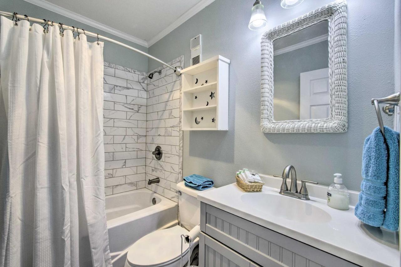Convenient Retreat With Balcony And Ocean Views! Apartment North Topsail Beach Bagian luar foto